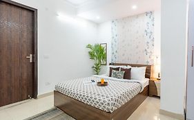 Homlee-Vintage 2Bhk-Ndls-Lift-Bharat Mandapam